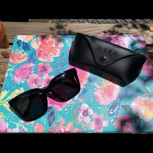 BRAND NEW DIFF Sunglasses 🕶